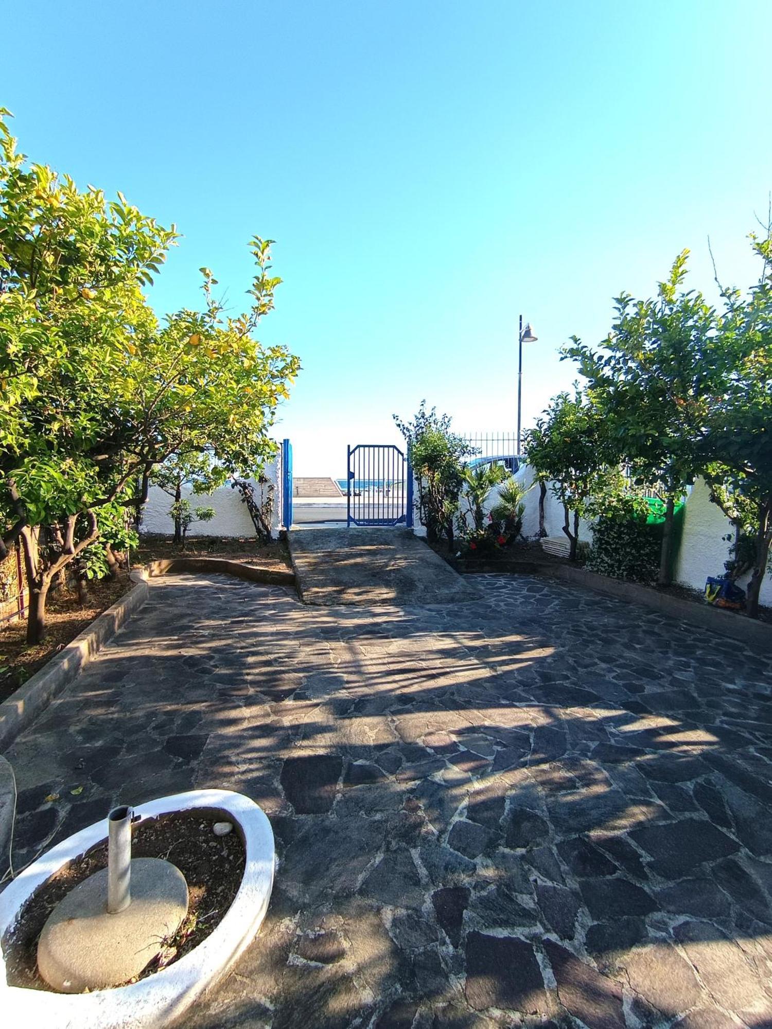 Monolocale Tirreno Studio Seafront Формия Екстериор снимка