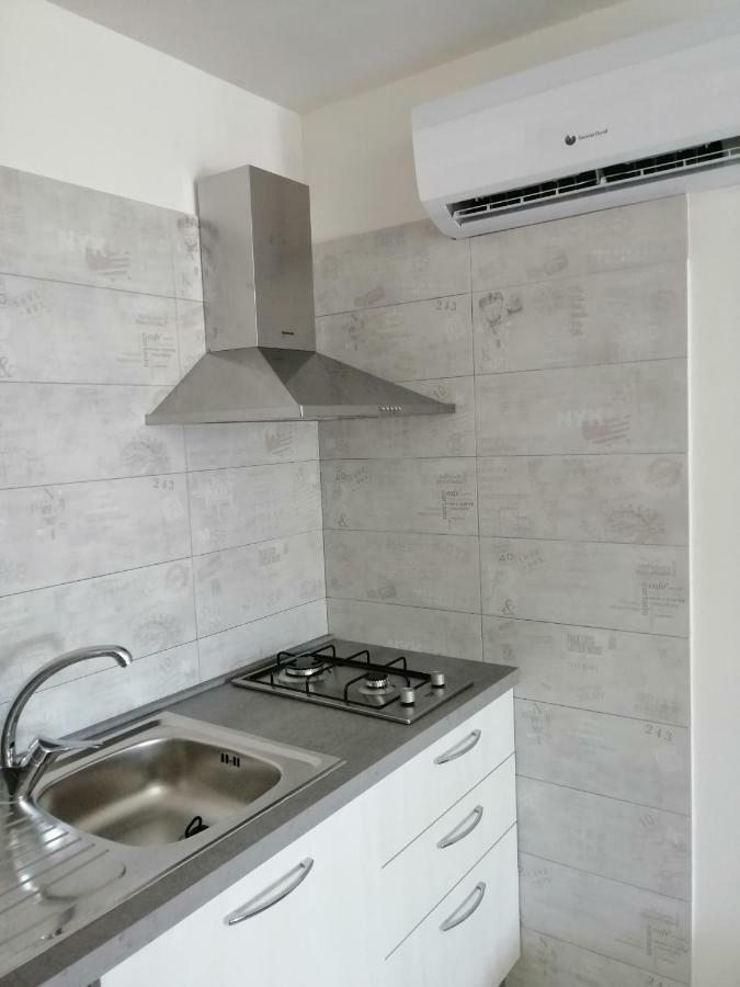 Monolocale Tirreno Studio Seafront Формия Екстериор снимка