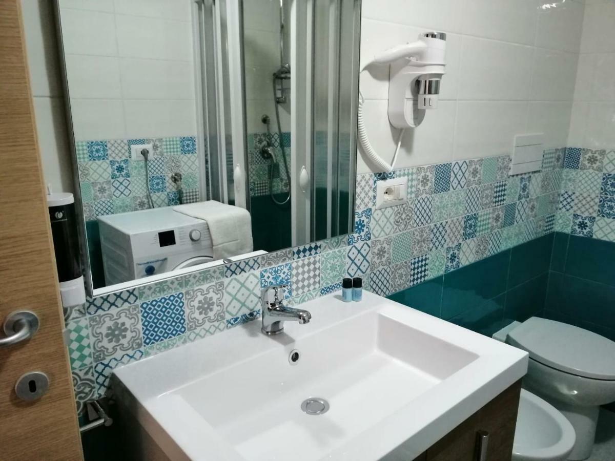 Monolocale Tirreno Studio Seafront Формия Екстериор снимка