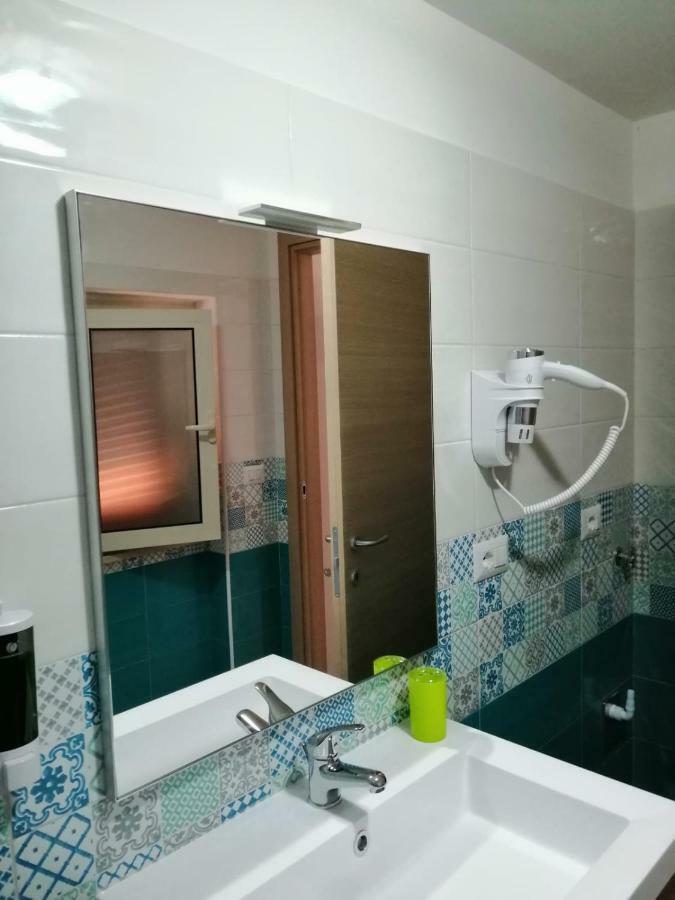 Monolocale Tirreno Studio Seafront Формия Екстериор снимка